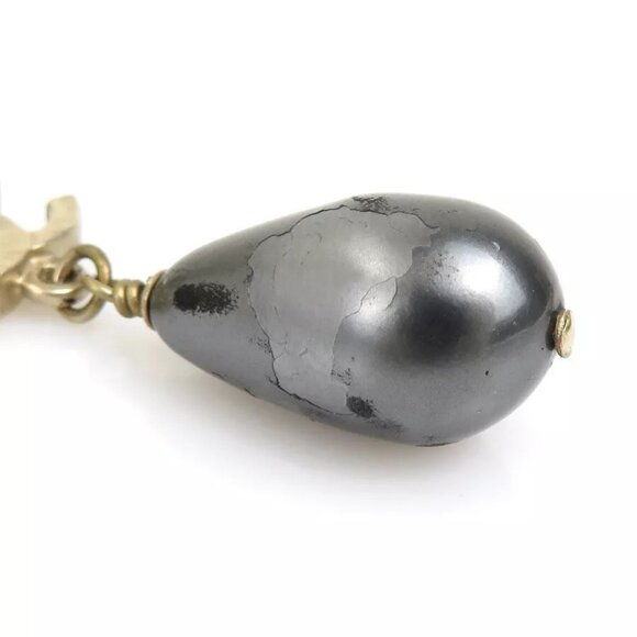 Auth CHANEL CC Logo Clip on Earrings Gold/Dark Gray Metal/Faux Pearl - Picture 8 of 15